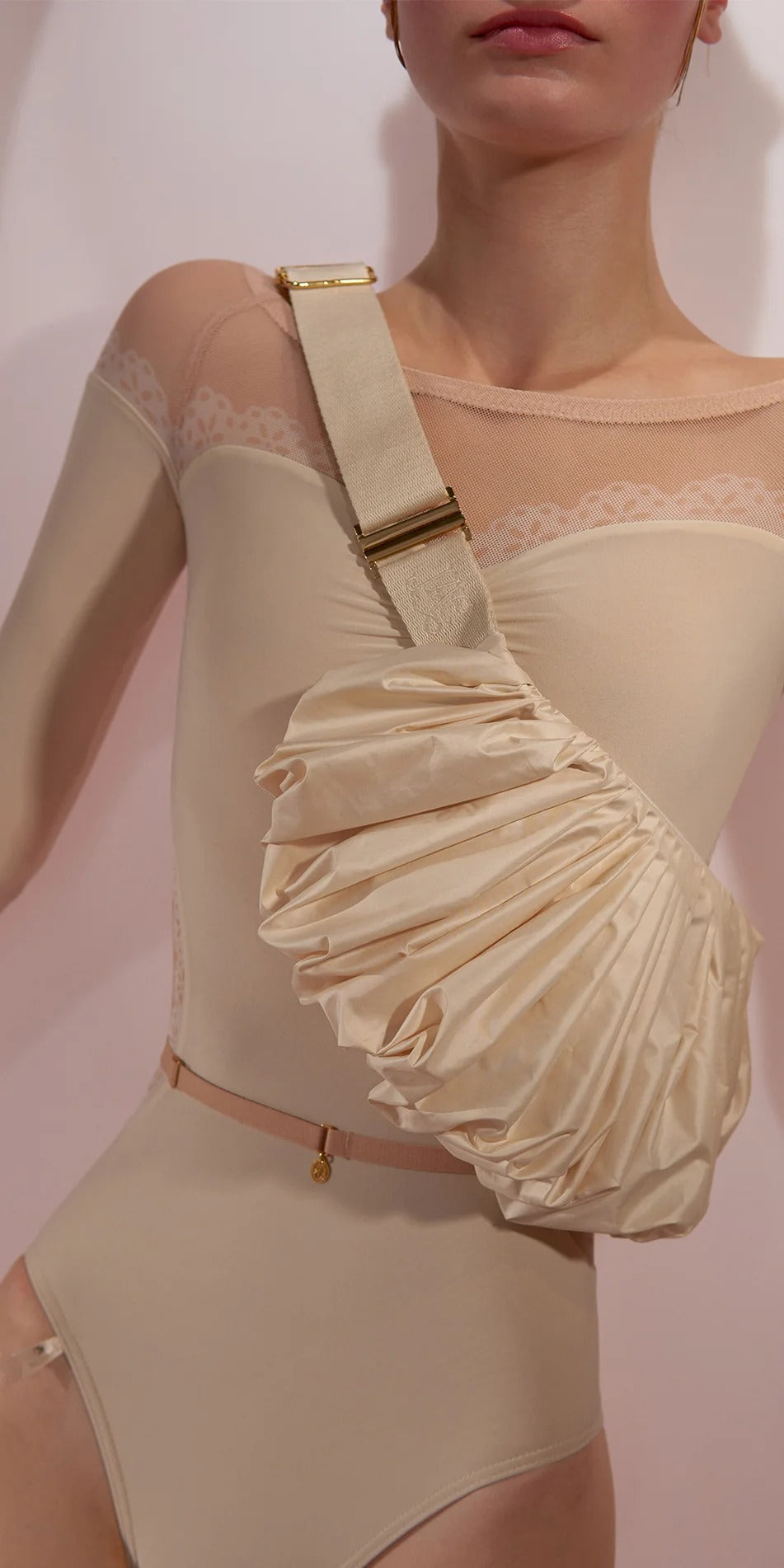 ［予約アイテム］WHIPPED CREAM – pleated fanny pack – edelweiss