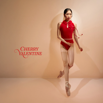 ［予約アイテム］MINI’S – leotard with detachable pleated tutu collar – cherry red