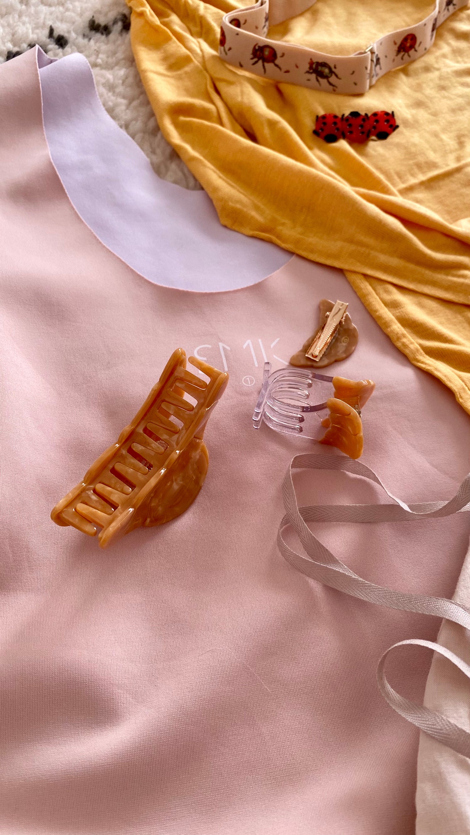 CROISSANT MINI HAIR CLAW