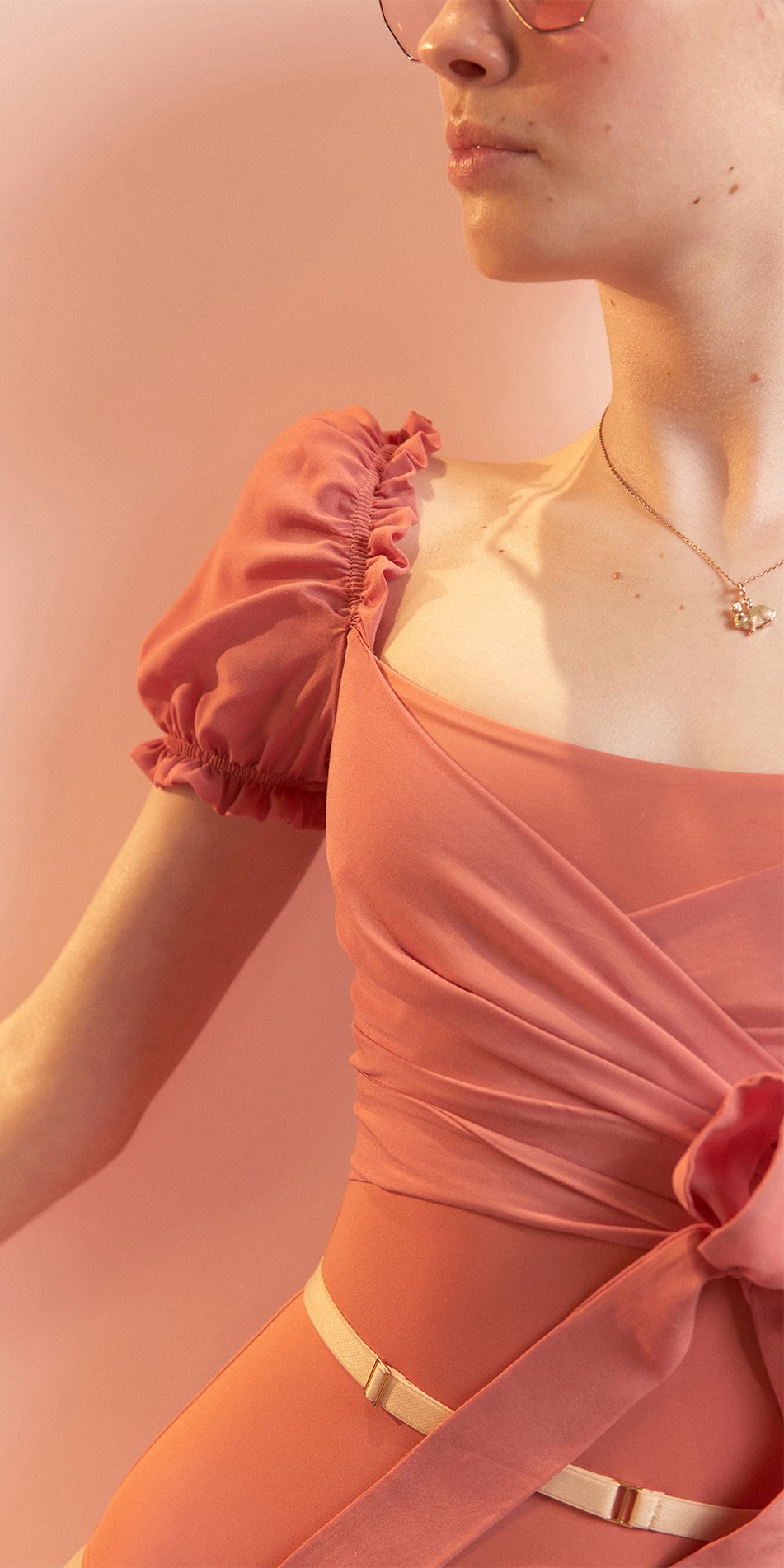 DIRNDL – coral wrap leotard with short puff sleeves