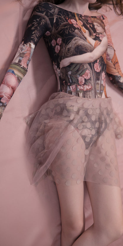 JUMBO POLKA-TULLE – nude short square skirt
