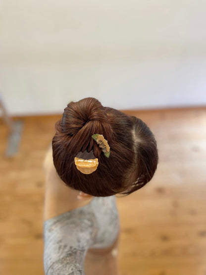 ACORNS HAIR CLIP