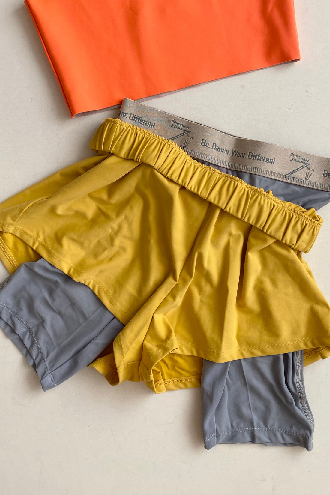 ECONYL® DANCE/RG SHORTY | YELLOW