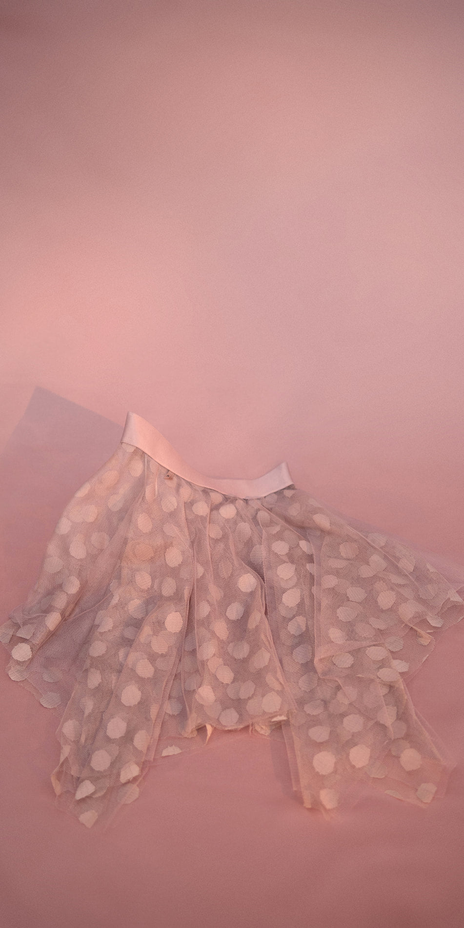 JUMBO POLKA-TULLE – nude short square skirt