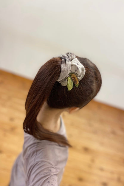 ACORNS HAIR CLIP