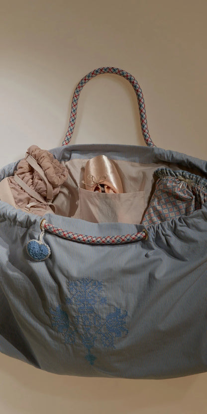 BINDLE – alpinia cross stitch tote | SKY BLUE